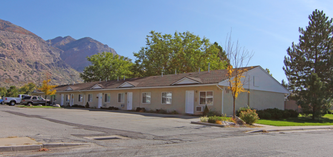 Mount Eyrie Apartments - Photo 2 of 4