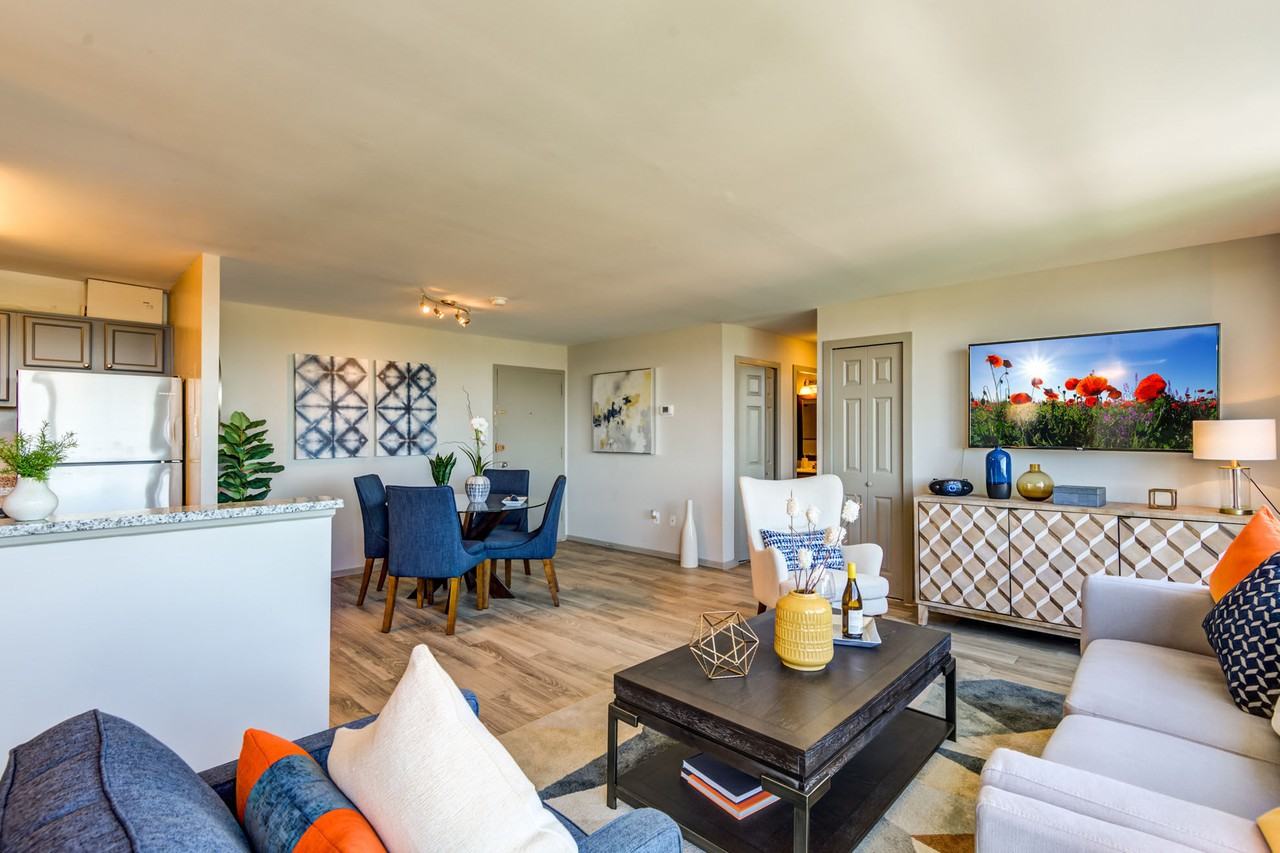 The Square at 511 Apartments - Photo 7 of 33