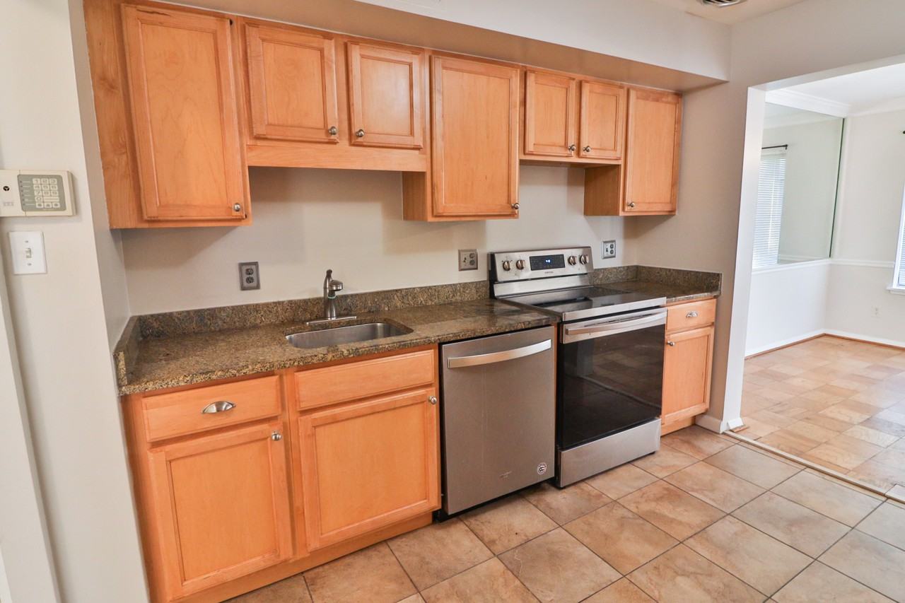 11415 Commonwealth Dr #T3 - Photo 6 of 45