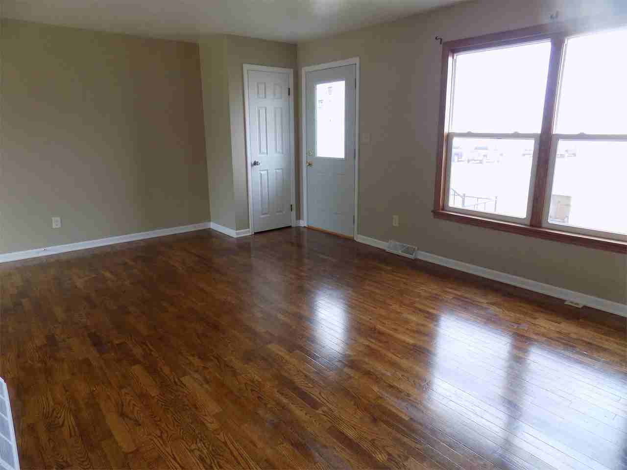 1005 E North St #1 - Photo 4 of 15