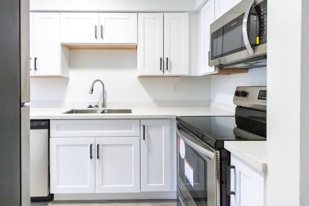 Urbana at Broadway - Photo 2 of 34