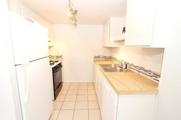 1800 Lavaca St #107 - Photo 5 of 11