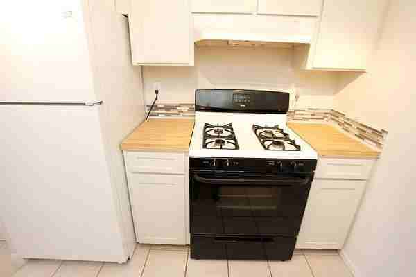1800 Lavaca St #107 - Photo 6 of 11
