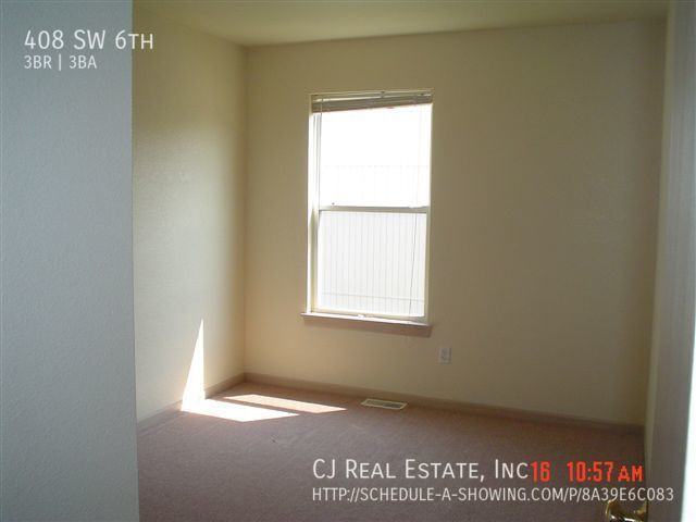 408 Sw 6th St - Photo 6 of 8