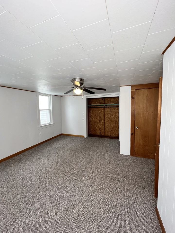 33 Poplar St - Photo 2 of 7