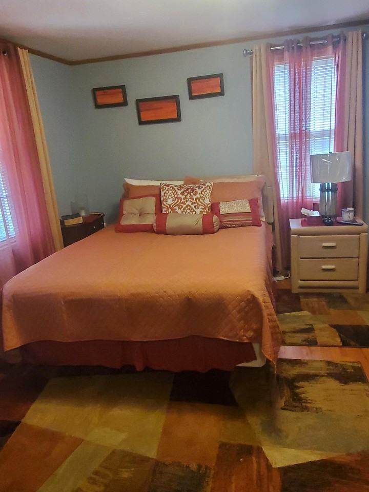 614 Ghent St - Photo 2 of 11