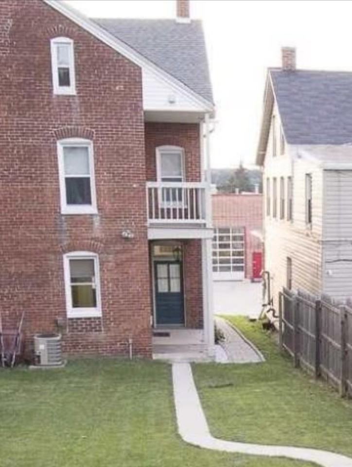 216 W Broadway - Photo 3 of 17