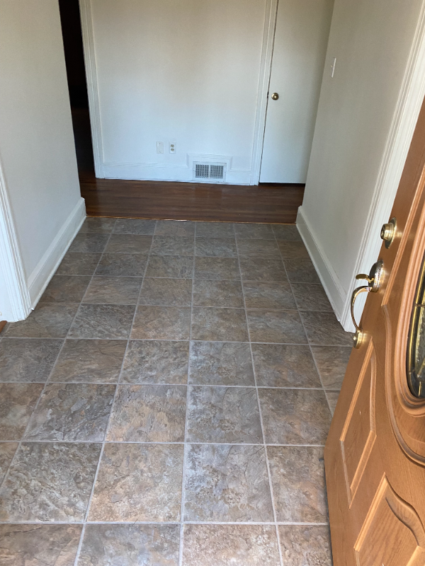 407 W Main St - Photo 2 of 17