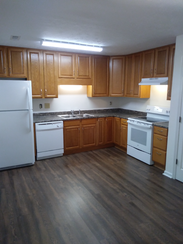 318 Highland Park Dr - Photo 2 of 11