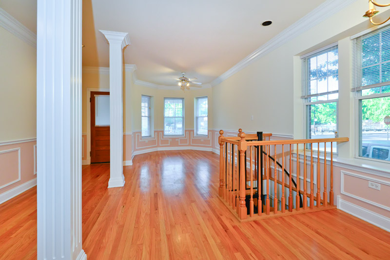 2519 W Montrose Ave #1 - Photo 3 of 14