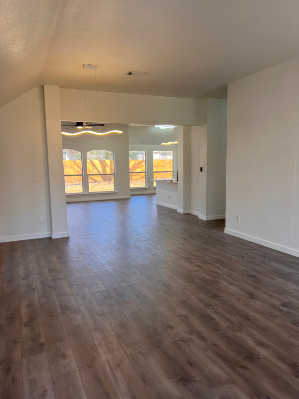 4403 Hunters Lodge Dr - Photo 2 of 20