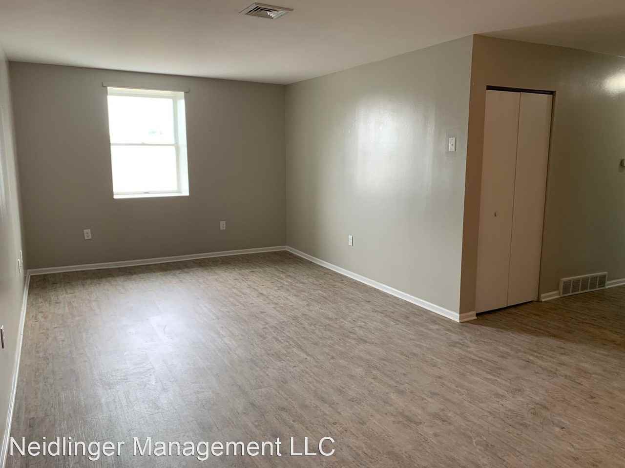 527 S Pitt St - Photo 2 of 23