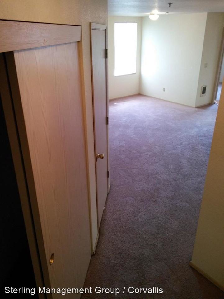 121 NW 21 Street - Photo 3 of 9