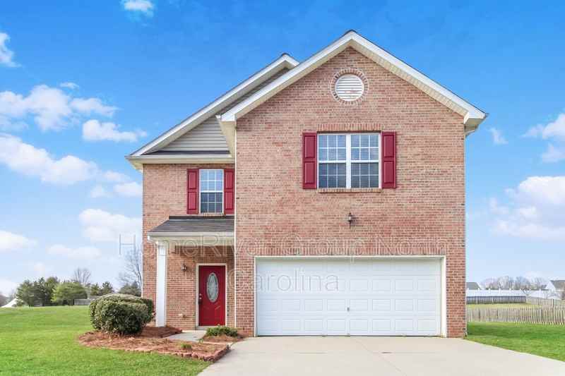 1225 Hampton Park Dr