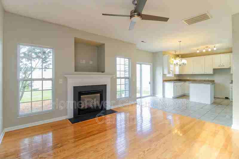 1225 Hampton Park Dr - Photo 3 of 18