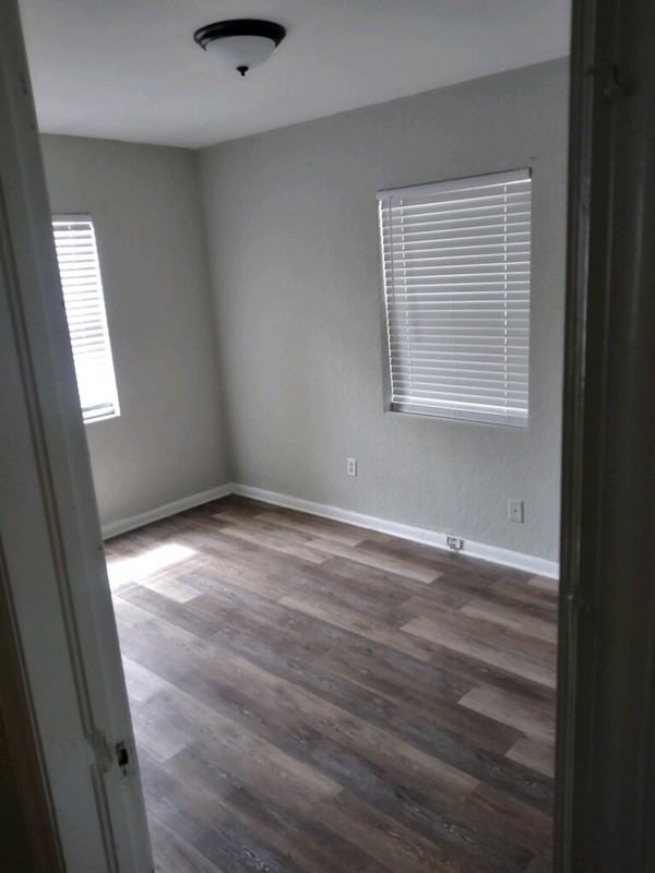 3356 Lenox Ave - Photo 3 of 31