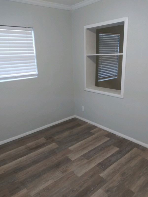 3356 Lenox Ave - Photo 4 of 31