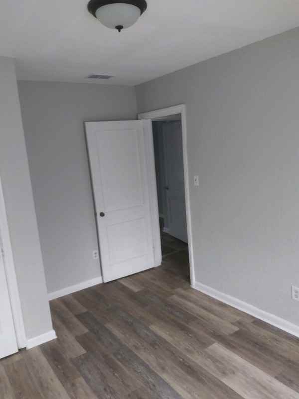 3356 Lenox Ave - Photo 5 of 31