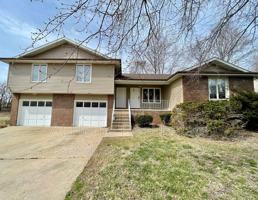 featured image of 4813 S Glenn Ave