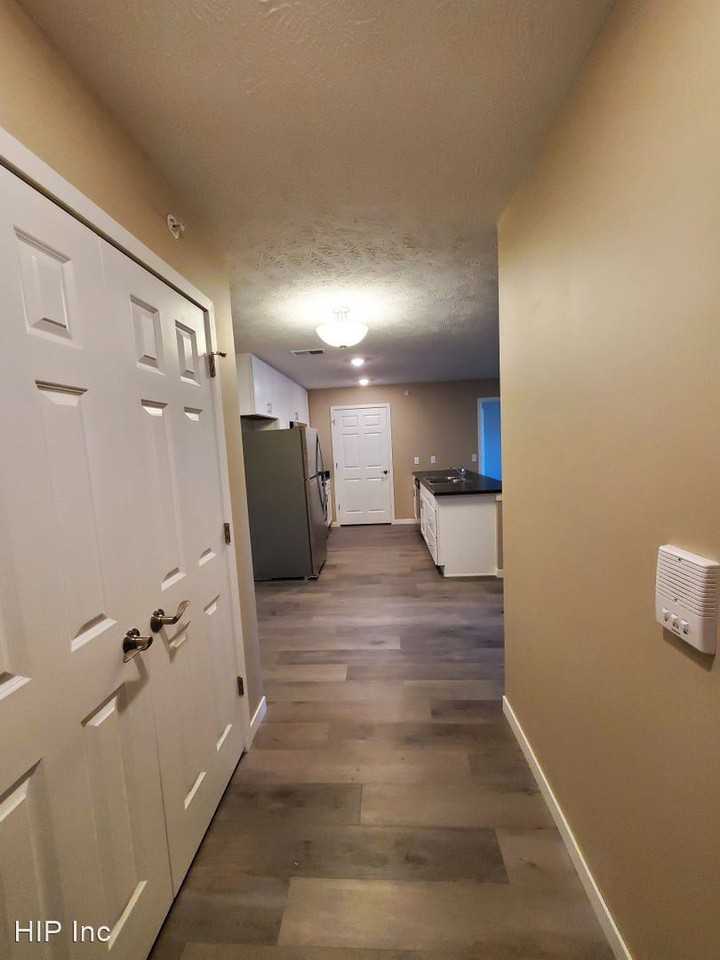 4310 N 24th St - Photo 2 of 36