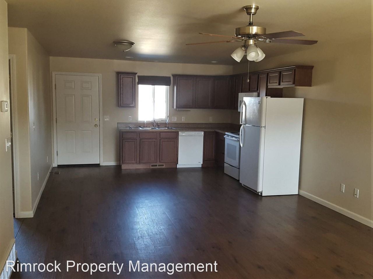 2015, 2017 Lake Hills - Photo 2 of 12