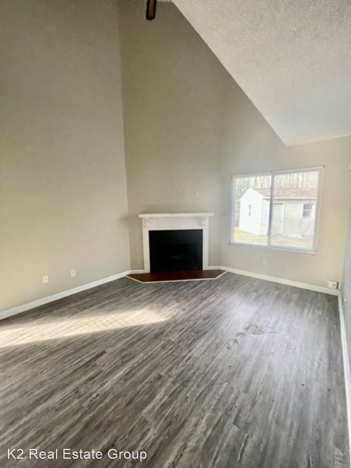 9214 E W T Harris Blvd - Photo 3 of 16