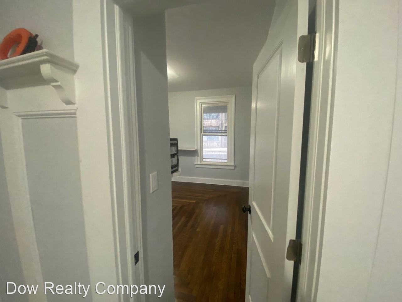 84 Munson - Photo 3 of 10