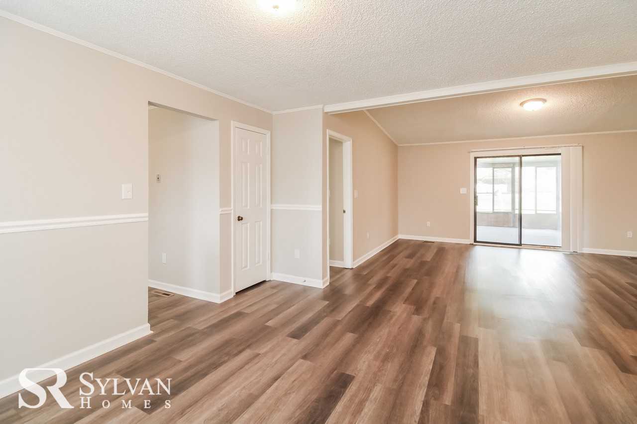 1101 N Jackson Ave - Photo 2 of 15