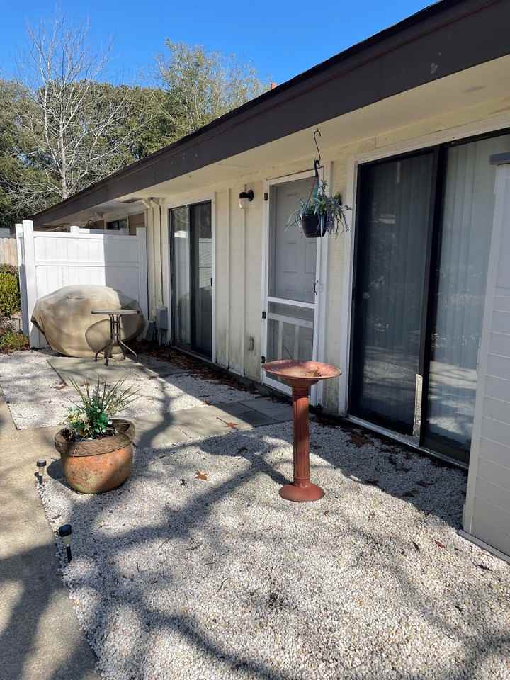 510 63rd Ave N #D - Photo 2 of 16