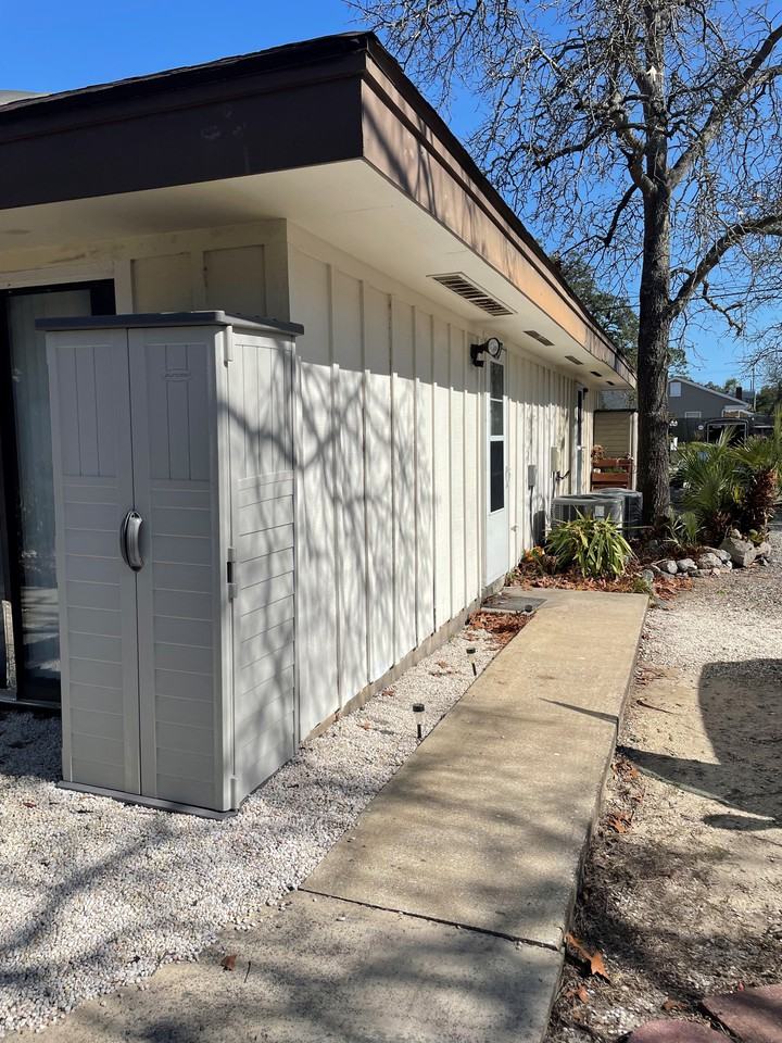 510 63rd Ave N #D - Photo 3 of 16