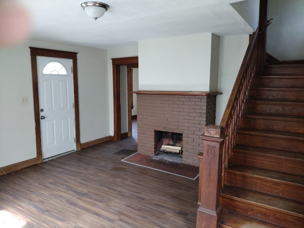 1725 S Claremont Ave - Photo 2 of 10