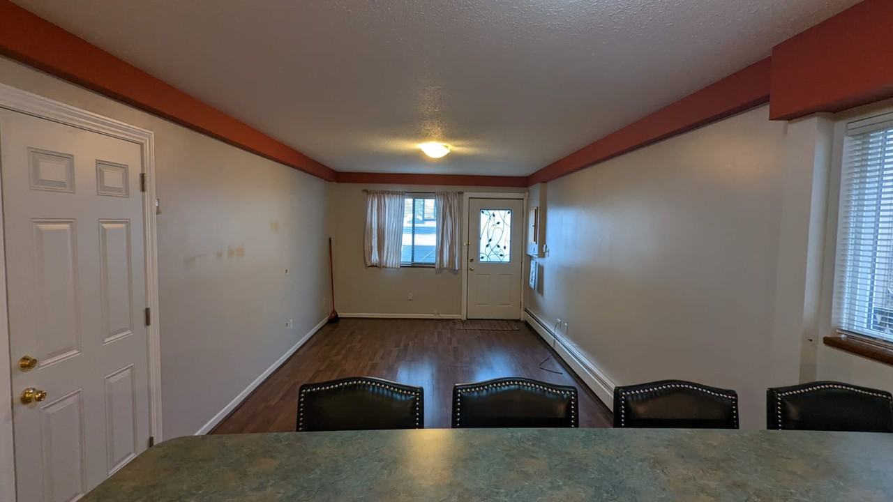 4621 Pender St - Photo 3 of 8