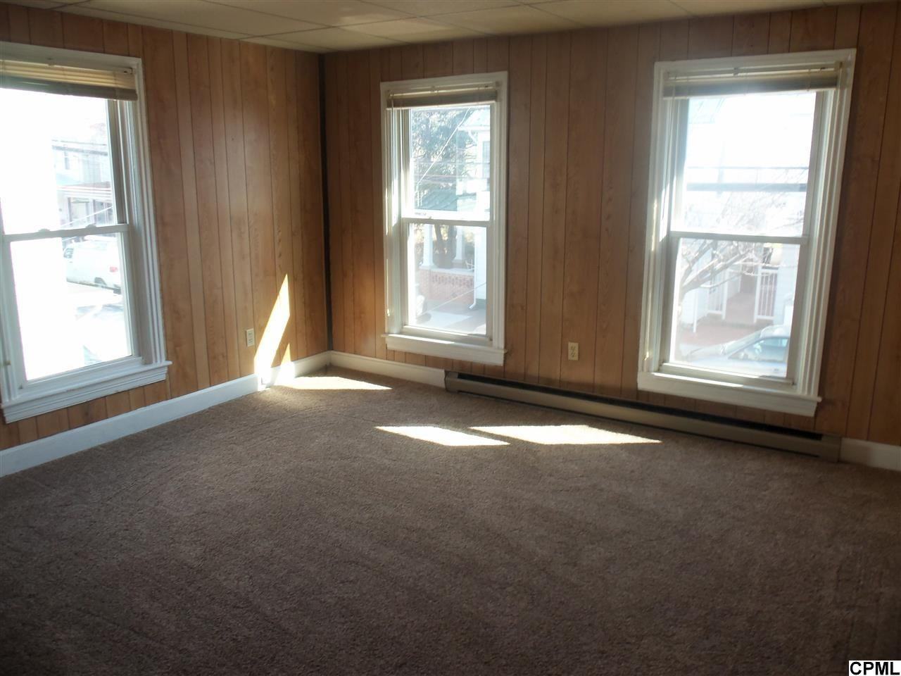 129 N Catherine St - Photo 3 of 4