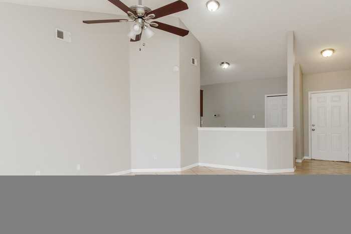 406 Fred St - Photo 3 of 15