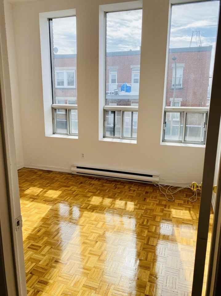1413 Av de la Salle - Photo 2 of 5