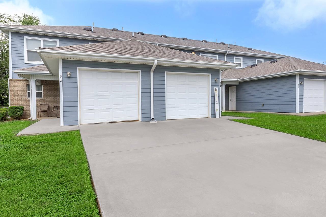 Clarktown Landing - Photo 2 of 7