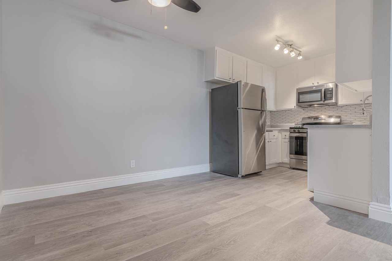 Shoreline Apartments - Photo 6 of 50