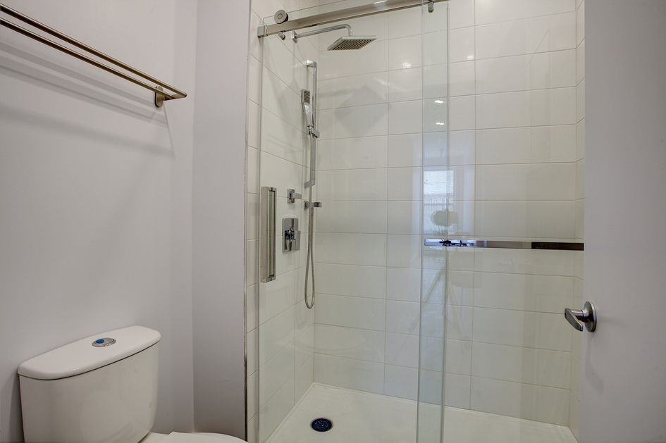 429 Rue Prince Arthur Ouest #5 - Photo 6 of 7