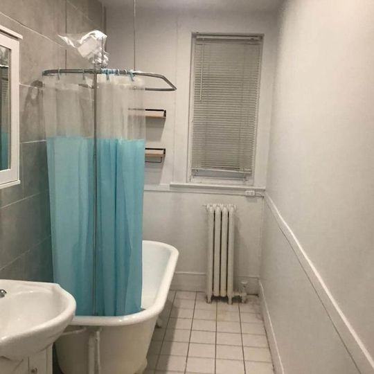 58 Rue Sherbrooke Ouest - Photo 2 of 6