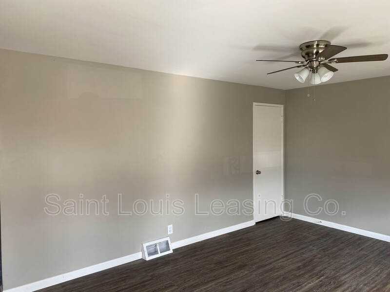 10329 Chesley Dr - Photo 3 of 13