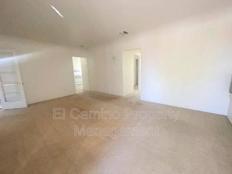 5756 Pickering Ave - Photo 2 of 20