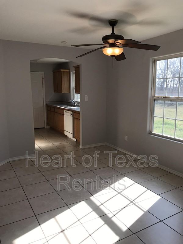 2808 Mildred St - Photo 3 of 15