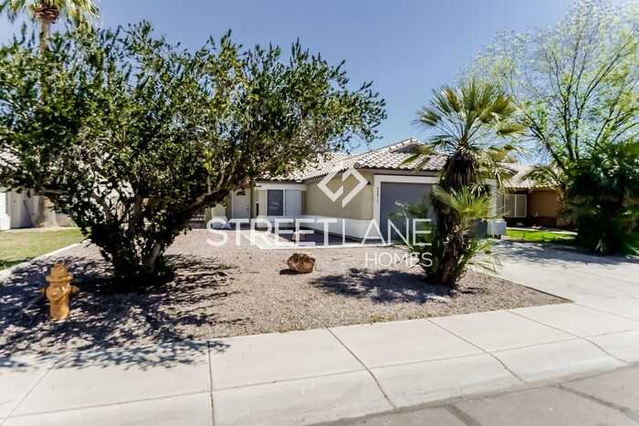 251 S Springs Dr - Photo 2 of 15