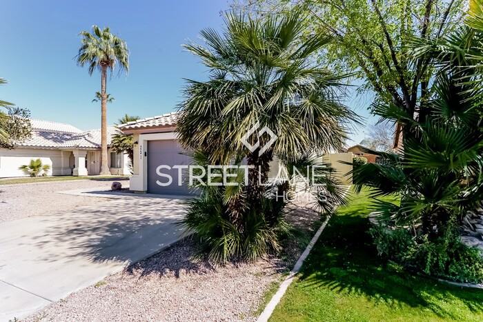 251 S Springs Dr - Photo 3 of 15