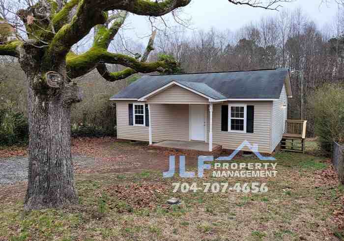 405 S Pinchback Ave - Photo 2 of 11