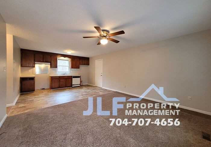 405 S Pinchback Ave - Photo 3 of 11