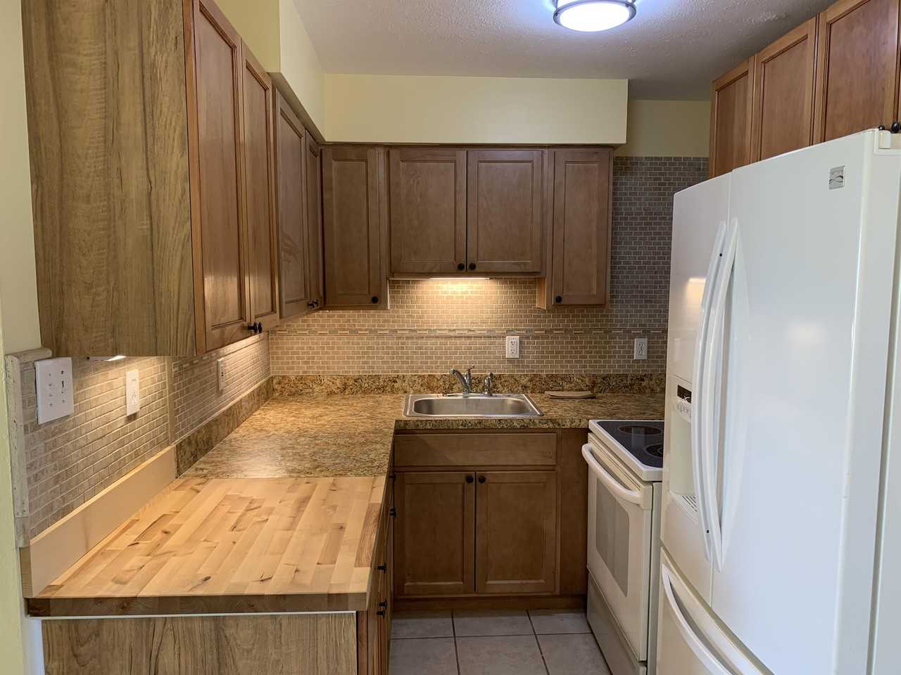 1120 Vineyard St #1 - Photo 5 of 18