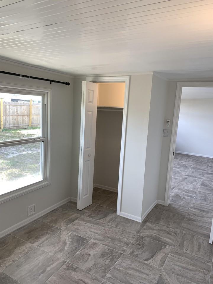 1120 Vineyard St #1 - Photo 7 of 18