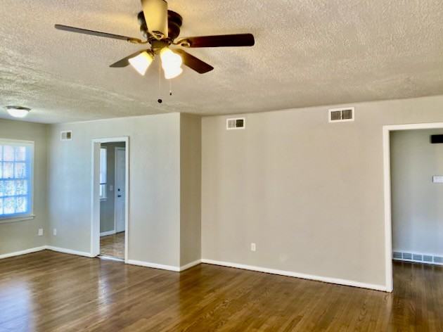 3233 Nw 40th St #1 - Photo 3 of 6