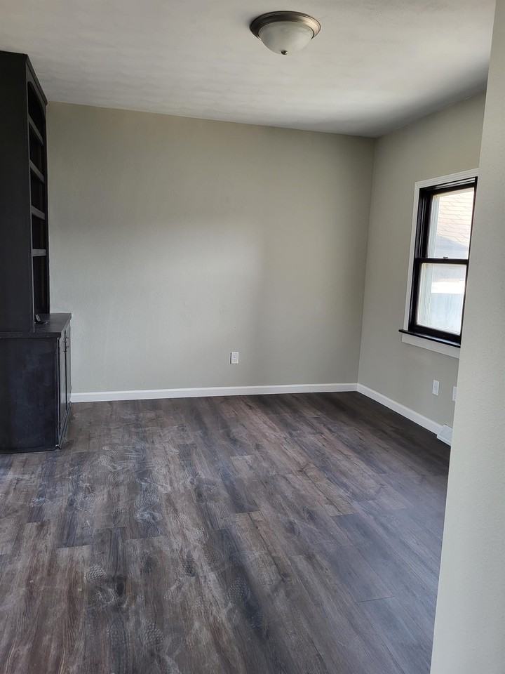 529 Sullivan Ave #1 - Photo 2 of 12